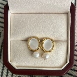 Elegant Gold and White Pearl Earrings